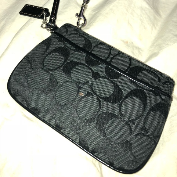 Coach wristlet - Picture 1 of 4